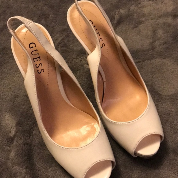 Guess shoes creamy white 4&1/2 in heal size 7 - Picture 5 of 5
